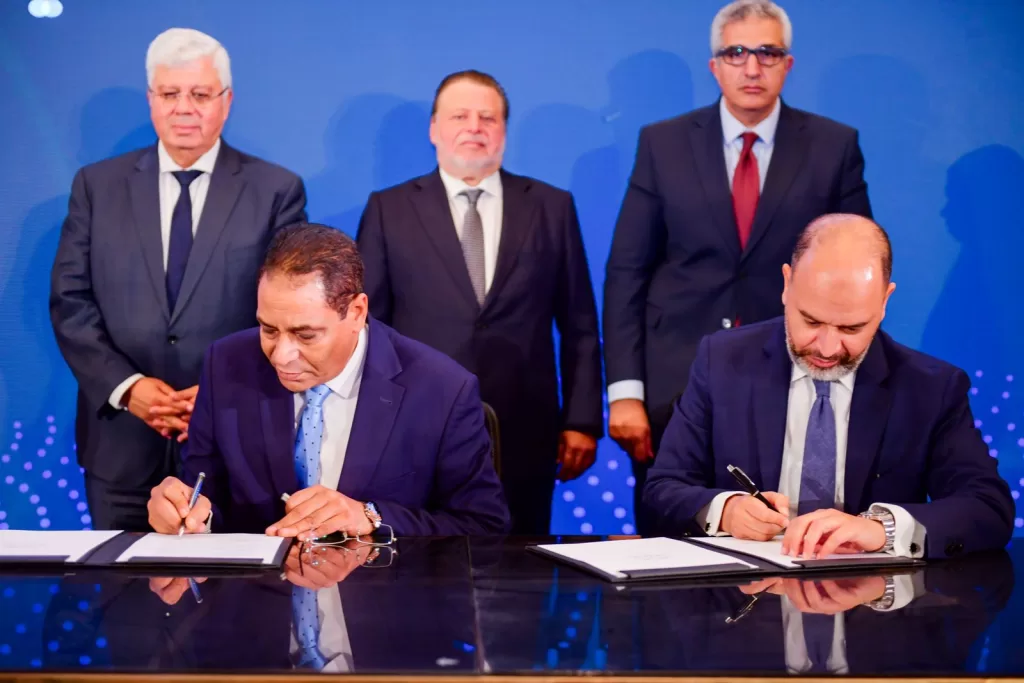 تعزيزًا للقطاع المصرفي.. إطلاق أول برنامج أكاديمي لتدريس العلوم المصرفية في الجامعات 2 - جريدة الجمهورية WhatsApp Image 2025 08 06 at 11.01.08 AM 3 - جريدة الجمهورية
