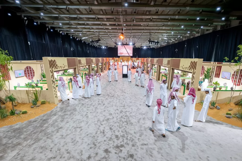 الرياض تستضيف المزاد الدولي لمزارع إنتاج الصقور بمشاركة نخبة عالمية 4 - جريدة الجمهورية WhatsApp Image 2025 08 06 at 8.24.03 AM - جريدة الجمهورية