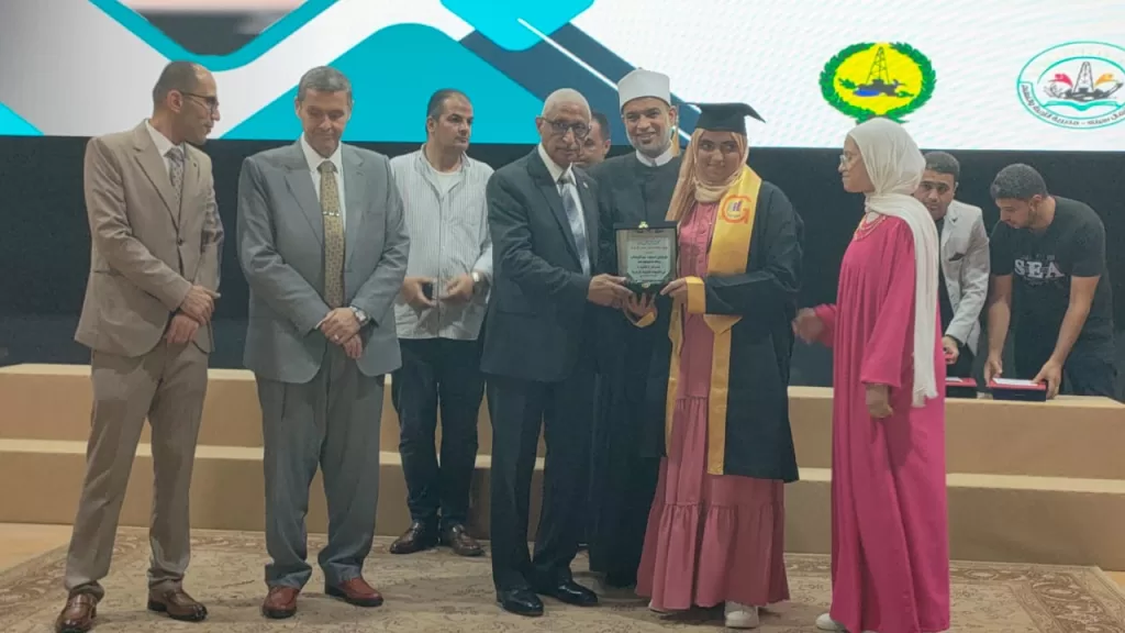 محافظ شمال سيناء يحضر احتفالية تكريم أوائل الثانوية العامة والأزهرية والدبلومات الفنية 18 - جريدة الجمهورية WhatsApp Image 2025 08 07 at 17.55.08 3d80268d - جريدة الجمهورية