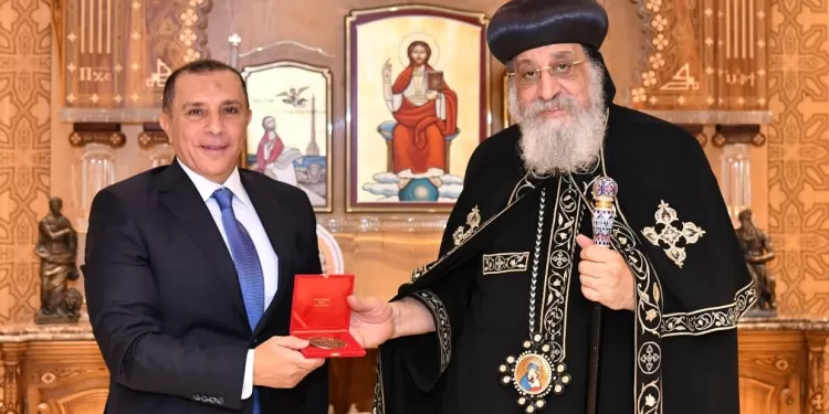 البابا تواضروس يستقبل مساعد وزير العدل للخبراء والطب الشرعي