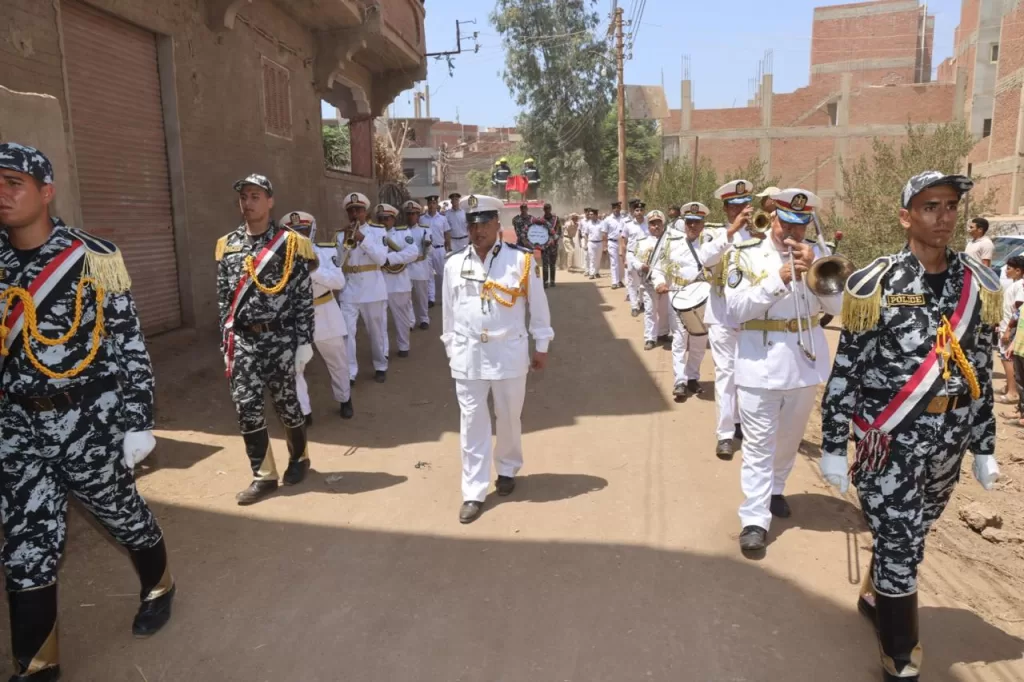 محافظ المنوفية يتقدم الجنازة العسكرية للرائد أحمد حافظ 12 - جريدة الجمهورية WhatsApp Image 2025 08 07 at 8.25.32 PM 2 - جريدة الجمهورية
