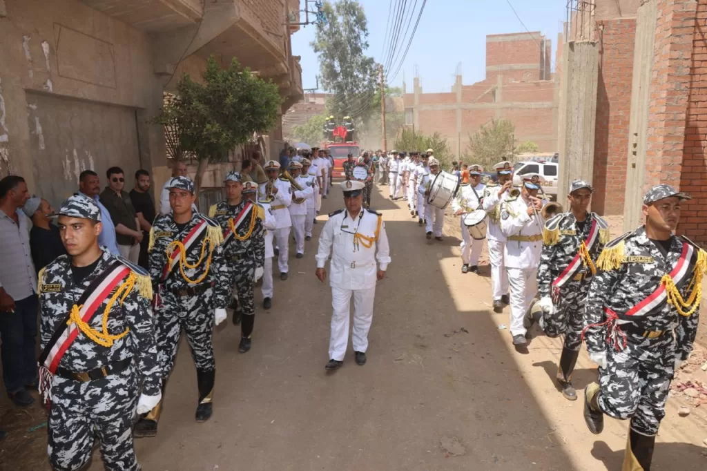 محافظ المنوفية يتقدم الجنازة العسكرية للرائد أحمد حافظ 11 - جريدة الجمهورية WhatsApp Image 2025 08 07 at 8.25.32 PM 3 - جريدة الجمهورية