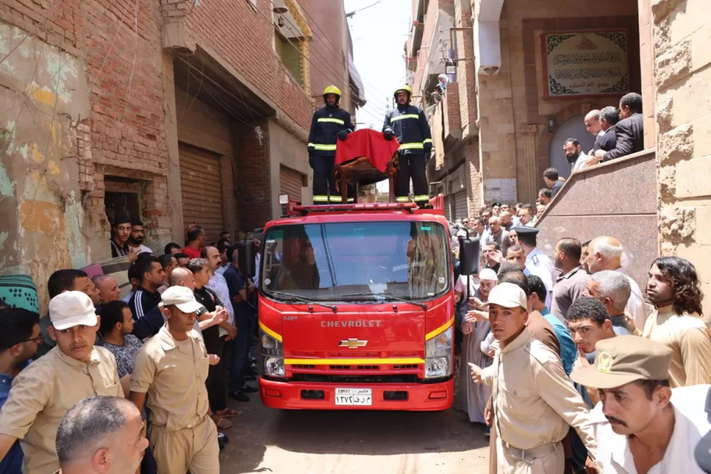 محافظ المنوفية يتقدم الجنازة العسكرية للرائد أحمد حافظ 9 - جريدة الجمهورية WhatsApp Image 2025 08 07 at 8.25.33 PM 4 - جريدة الجمهورية