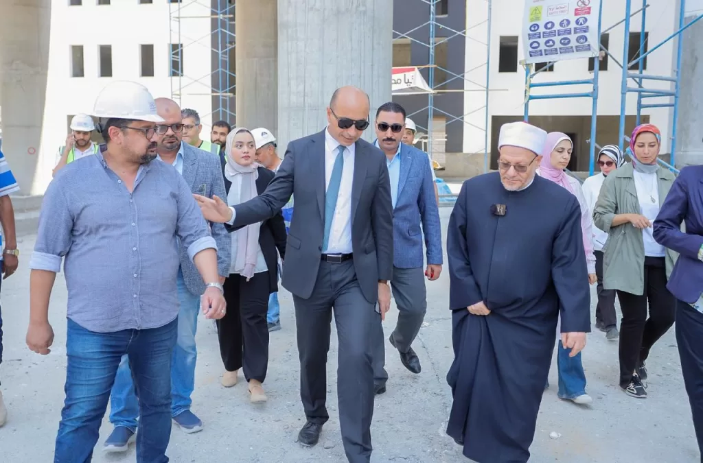 رئيس جامعة دمنهور ومفتي الجمهورية السابق يتفقدان الأعمال الإنشائية للمستشفى الجامعي 6 - جريدة الجمهورية WhatsApp Image 2025 08 09 at 3.24.14 PM 1 - جريدة الجمهورية