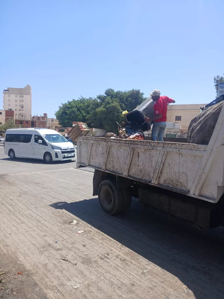 رفع 32 ألف طن قمامة خلال شهر بمرسى مطروح 4 - جريدة الجمهورية WhatsApp Image 2025 08 11 at 11.39.15 AM 2 - جريدة الجمهورية
