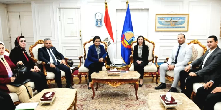 بحث سبل تحسين المؤشرات الصحية والسكانية خلال لقاء محافظ البحيرة بنائب وزير الصحة