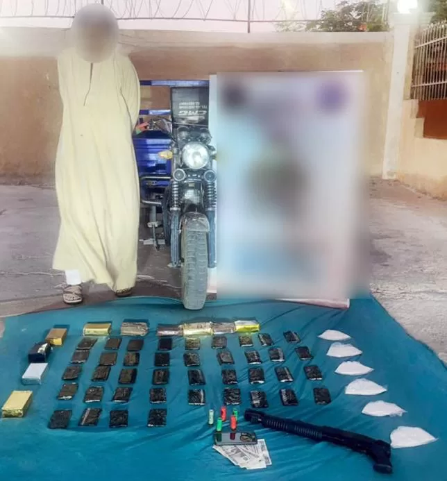 مداهمات أمنية للبؤر الإجرامية بالصعيد.. مصرع 3 عناصر خطرة وضبط نصف طن مخدرات بـ75مليون وترسانة سلاح 3 - جريدة الجمهورية WhatsApp Image 2025 08 21 at 12.55.44 PM 2 - جريدة الجمهورية