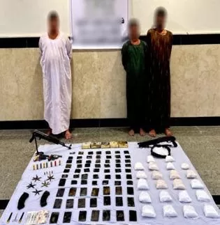 مداهمات أمنية للبؤر الإجرامية بالصعيد.. مصرع 3 عناصر خطرة وضبط نصف طن مخدرات بـ75مليون وترسانة سلاح 4 - جريدة الجمهورية WhatsApp Image 2025 08 21 at 12.55.44 PM 3 - جريدة الجمهورية