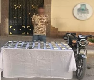 مداهمات أمنية للبؤر الإجرامية بالصعيد.. مصرع 3 عناصر خطرة وضبط نصف طن مخدرات بـ75مليون وترسانة سلاح 9 - جريدة الجمهورية WhatsApp Image 2025 08 21 at 12.55.45 PM 5 - جريدة الجمهورية