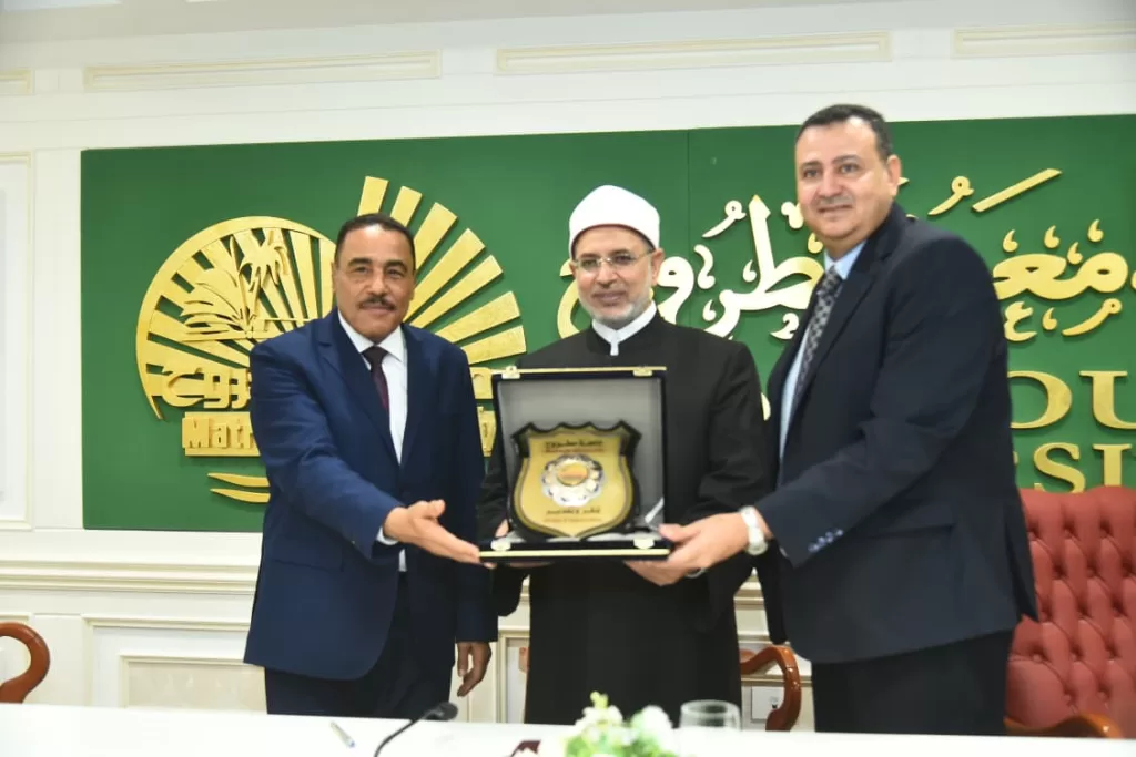 بروتوكول تعاون بين جامعتي مطروح والأزهر 4 - جريدة الجمهورية WhatsApp Image 2025 08 22 at 9.18.34 PM 3 - جريدة الجمهورية