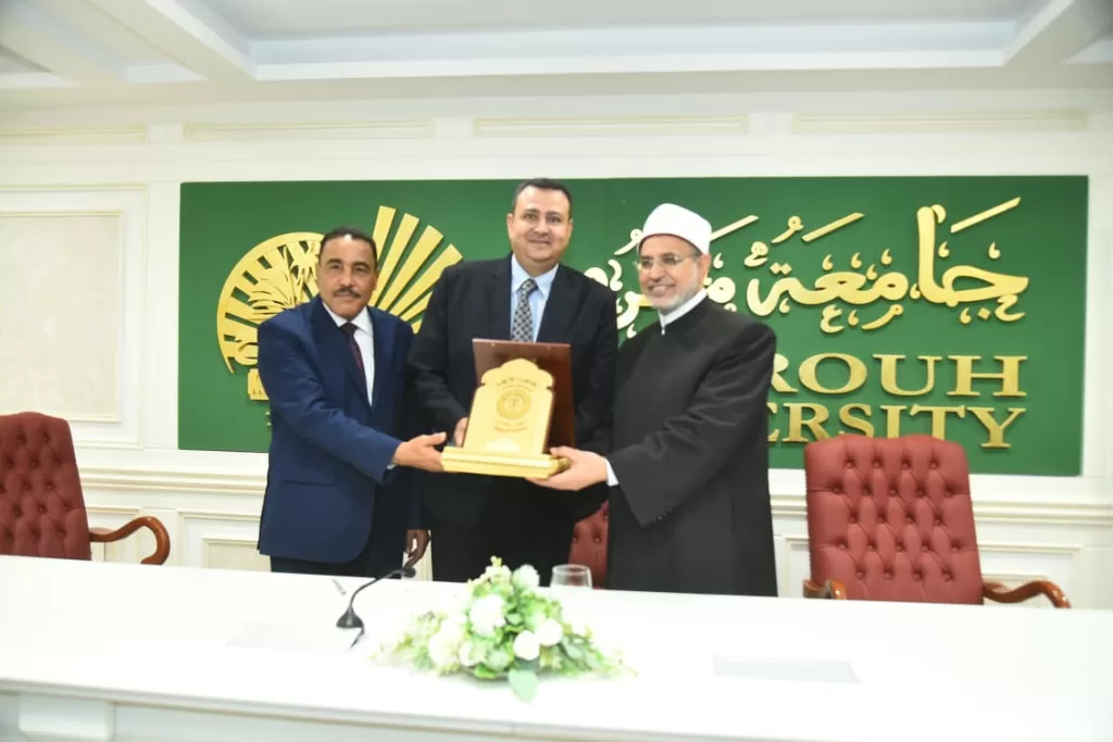 بروتوكول تعاون بين جامعتي مطروح والأزهر 5 - جريدة الجمهورية WhatsApp Image 2025 08 22 at 9.18.34 PM 4 - جريدة الجمهورية