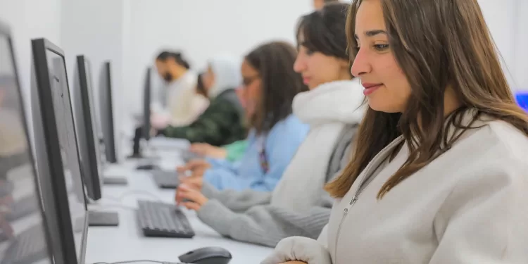 جامعة الجلالة تُطلق برامج متقدمة في علوم وهندسة الحاسب لمواكبة الثورة الرقمية