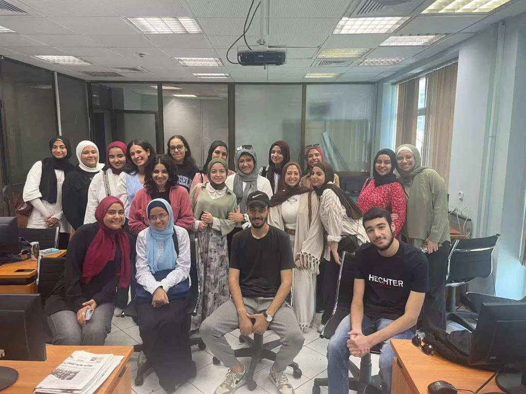 «الأجيبشيان جازيت» وأكاديمية السادات تُطلقان دورة تدريبية في الترجمة الصحفية للطلاب 2 - جريدة الجمهورية WhatsApp Image 2025 08 26 at 12.23.51 AM - جريدة الجمهورية