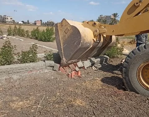 إزالة 5 حالات تعدى على املاك الدولة بالشرقية