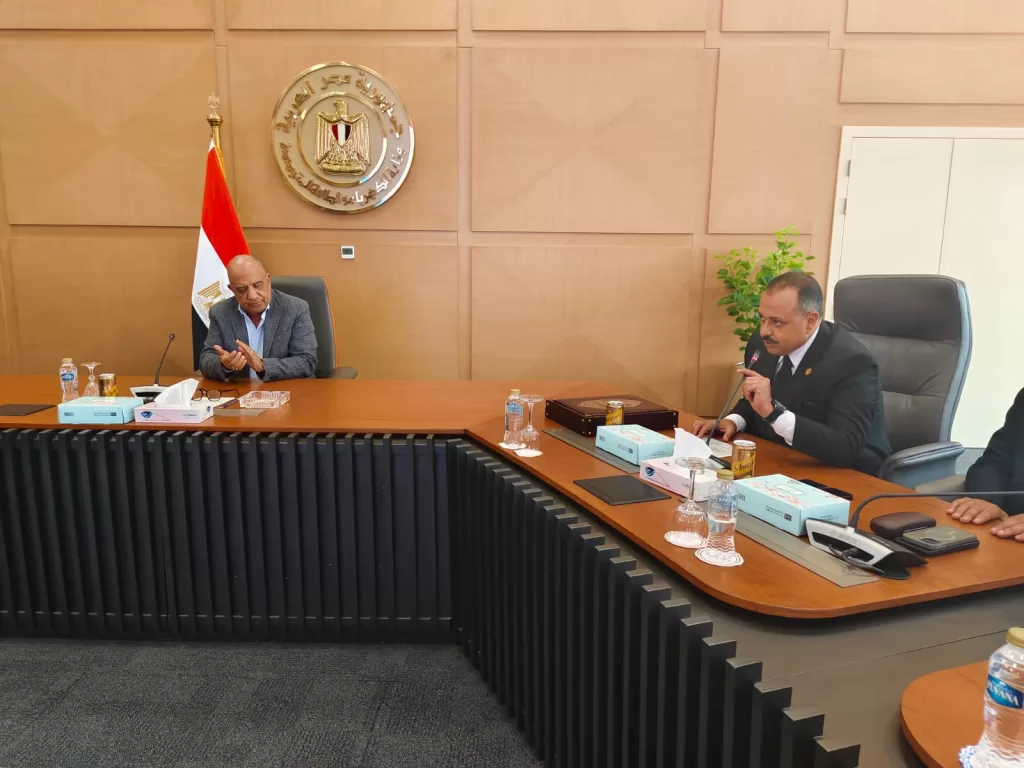 تكريم 20 عاملًا برحلات عمرة ووزير الكهرباء يتكفل بخمسة معتمرين 2 - جريدة الجمهورية WhatsApp Image 2025 08 31 at 1.54.08 PM 1 - جريدة الجمهورية