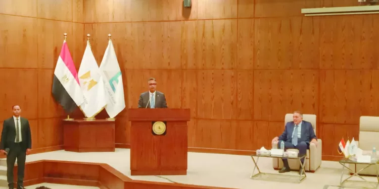 «الحكومة .. أوفت بعهدها»: 18 ٪ خفضًا لأسعار 15 سلعة أساسية بالمجمعات الاستهلاكية 1 - جريدة الجمهورية «الحكومة .. أوفت بعهدها»: 18 ٪ خفضًا لأسعار 15 سلعة أساسية بالمجمعات الاستهلاكية