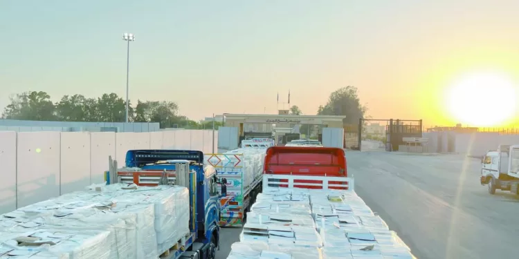 «زاد العزة» تحنو على غزة 1 - جريدة الجمهورية «زاد العزة» تحنو على غزة