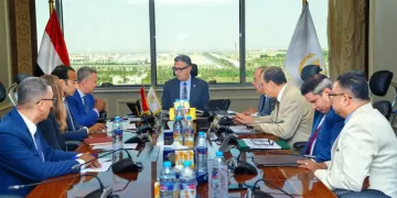 وزير التموين يبحث مع رئيس «السكر والصناعات التكاملية» خطط تطوير المصانع