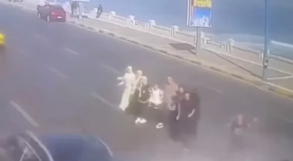 تجديد حبس سائق "ميكروباص الموت" المتهم بدهس عائلة بالإسكندرية 2 - جريدة الجمهورية عائلة الإسكندرية 1 - جريدة الجمهورية