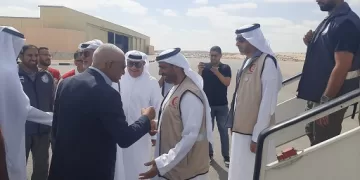 «محافظ شمال سيناء» يستقبل وفدًا إماراتيًا رفيعًا في مطار العريش