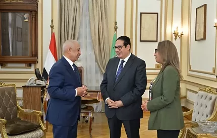 رئيس جامعة القاهرة يستقبل رئيس الأكاديمية العربية للعلوم والتكنولوجيا والنقل البحري 2 - جريدة الجمهورية 1 109 - جريدة الجمهورية
