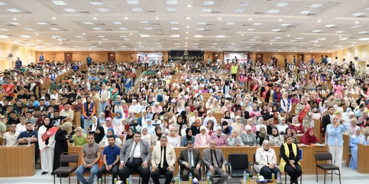 رئيس جامعة المنصورة يشارك في حفل استقبال الطلاب الجدد بكلية الحقوق