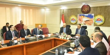 محافظ مطروح يستقبل وفد الهيئة العامة للاستثمار لبحث الفرص الاستثمارية بالمحافظة