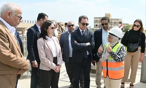 محافظ البحيرة وسفير فرنسا يتفقدان محطة معالجة الصرف الصحي بمنشية الحرية بدمنهور 9 - جريدة الجمهورية 10 19 - جريدة الجمهورية