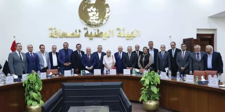 النقابيون وكبار الكتاب فى جلسة «الهيئة الوطنية» نقاش صريح.. حول تطوير المحتوى الصحفى 1 - جريدة الجمهورية النقابيون وكبار الكتاب فى جلسة «الهيئة الوطنية» نقاش صريح.. حول تطوير المحتوى الصحفى