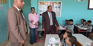 متابعة ميدانية من قيادات التعليم بالجيزة للاطمئنان على انتظام الدراسة