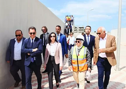 محافظ البحيرة وسفير فرنسا يتفقدان محطة معالجة الصرف الصحي بمنشية الحرية بدمنهور 3 - جريدة الجمهورية 17 5 - جريدة الجمهورية