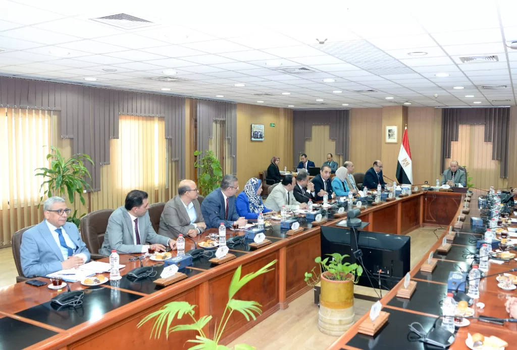 مجلس عمداء جامعة المنصورة يبحث استعدادات العام الجامعي الجديد 2 - جريدة الجمهورية 2 35 - جريدة الجمهورية