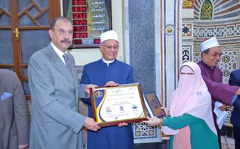 «سوهاج» تشهد احتفالاً نورانيًا بذكرى المولد النبوي الشريف في مسجد «العارف بالله» 4 - جريدة الجمهورية 3 16 - جريدة الجمهورية