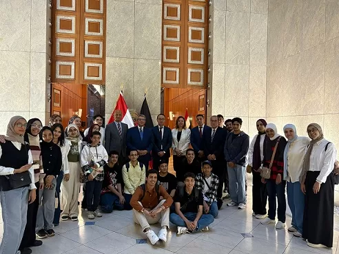 سفير مصر في ألمانيا يستقبل رحلة «الجمهورية» لأوائل الثانوية العامة في حفل خاص بمقر السفارة ببرلين 3 - جريدة الجمهورية 3 8 - جريدة الجمهورية