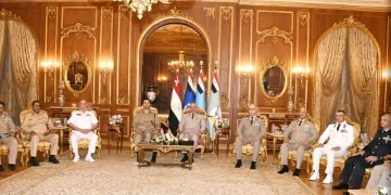 «الفريق أحمد خليفة» يلتقي «رئيس أركان الجيش الليبي» لتعزيز التعاون العسكري والأمني