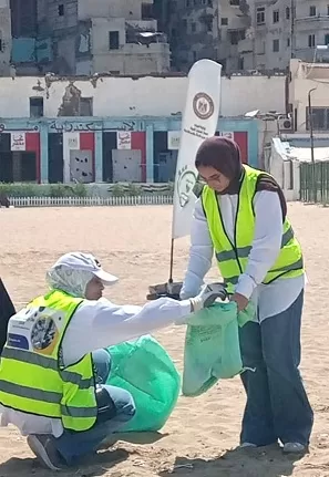 «مصر» تشارك في فعاليات اليوم العالمي لتنظيف الشواطئ بحملة ضخمة بالإسكندرية 4 - جريدة الجمهورية 3 94 - جريدة الجمهورية