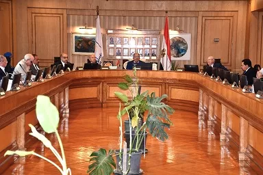 «رئيس جامعة حلوان» يستعرض إنجازات غير مسبوقة أمام مجلس الجامعة ومحافظ القاهرة 3 - جريدة الجمهورية 5 25 - جريدة الجمهورية