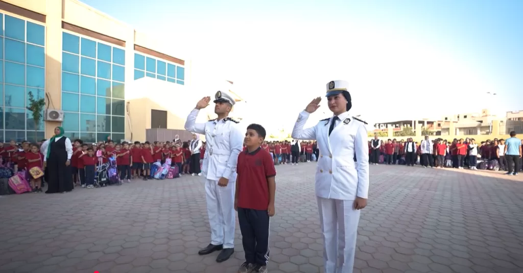 فيديو.. الداخلية توفد ضباطًا وضابطات لمرافقة أبناء الشهداء إلى مدارسهم 3 - جريدة الجمهورية 5 76 - جريدة الجمهورية
