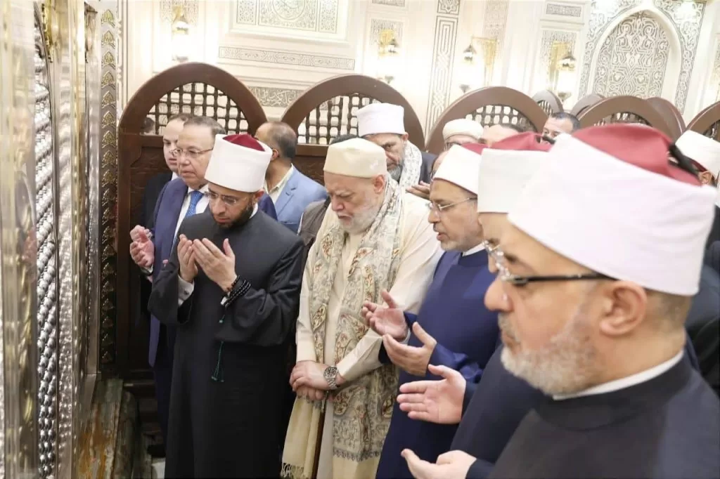الطرق الصوفية تحتفل بالمولد النبوي الشريف في مسجد الحسين 4 - جريدة الجمهورية 543005132 1331241088372182 3303857307966656513 n - جريدة الجمهورية