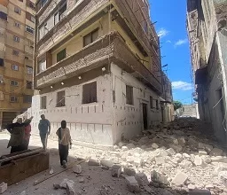 إزالة عقارين بشارعي خوفو وكورنيش كرموز في الإسكندرية. 3 - جريدة الجمهورية 7 7 - جريدة الجمهورية