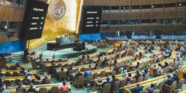 أغلبية ساحقة.. بـ 142 صوتًا مع «حل الدولتين»: الجمعية العامة للأمم المتحدة: «نعم لفلسطين المستقلة»