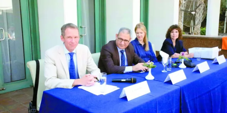 بالتعاون مع "الجمهورية" السفارة الألمانية بالقاهرة تكرم أوائل الثانوية العامة 1 - جريدة الجمهورية محاولات «بيضاء» للتخلص من النجوم