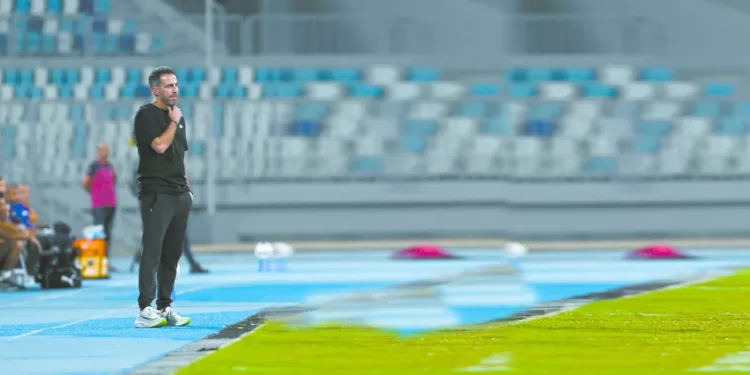 أزمة «الأحمر» مدرب «فقير فنيًا» وإدارة مرتعشة ولاعبون بلانخوة