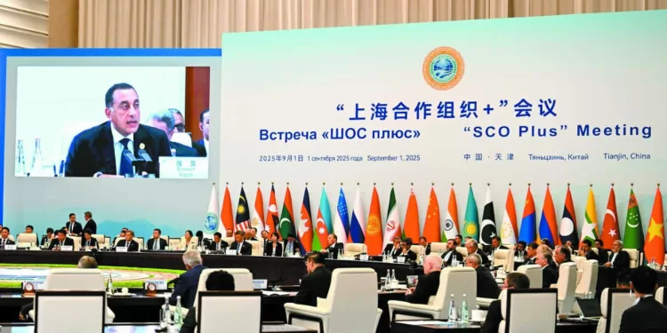 أزمة «الأحمر» مدرب «فقير فنيًا» وإدارة مرتعشة ولاعبون بلانخوة