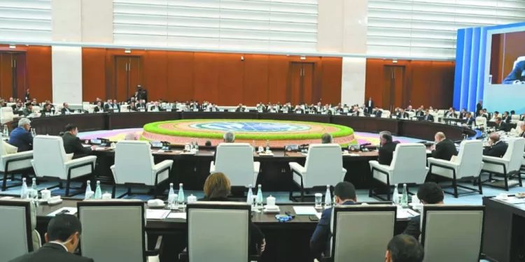 أزمة «الأحمر» مدرب «فقير فنيًا» وإدارة مرتعشة ولاعبون بلانخوة