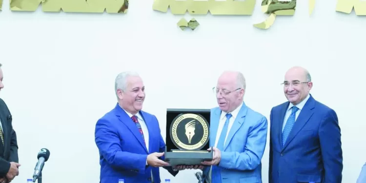 الهيئة الوطنية للصحافة تستمع لشيوخ المهنة وكبار كتابها 1 - جريدة الجمهورية أزمة «الأحمر» مدرب «فقير فنيًا» وإدارة مرتعشة ولاعبون بلانخوة