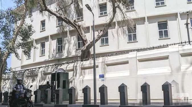 أزمة «الأحمر» مدرب «فقير فنيًا» وإدارة مرتعشة ولاعبون بلانخوة