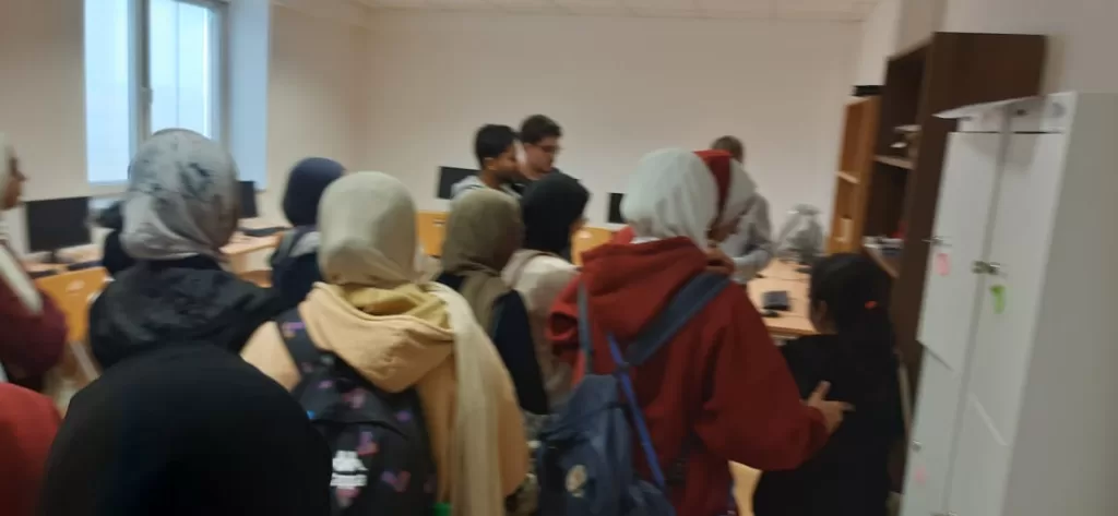 أوائل الثانوية العامة في ضيافة الجامعة الألمانية ببرلين: رسالة تفوق وولاء للوطن 8 - جريدة الجمهورية IMG 20250903 WA0375 - جريدة الجمهورية