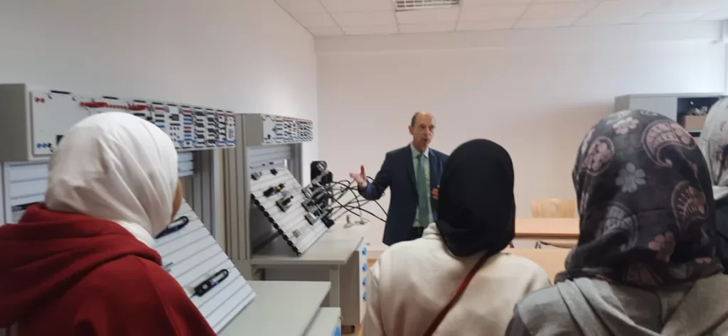 أوائل الثانوية العامة في ضيافة الجامعة الألمانية ببرلين: رسالة تفوق وولاء للوطن 7 - جريدة الجمهورية IMG 20250903 WA0376 - جريدة الجمهورية