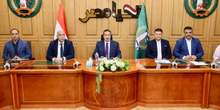 محافظ المنوفية يستعرض الموقف التنفيذي لملف تقنين أراضي أملاك الدولة 1 - جريدة الجمهورية «الجيزة» تحتضن أضخم معرض للزي المدرسي